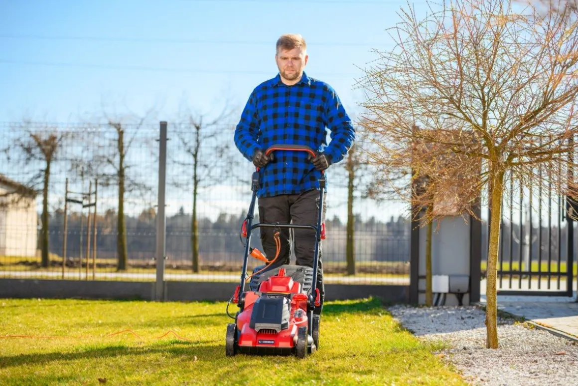 CEDRUS KE40 KOSIARKA ELEKTRYCZNA DO TRAWY 1800W / 40cm - EWIMAX - OFICJALNY DYSTRYBUTOR - AUTORYZOWANY DEALER CEDRUS