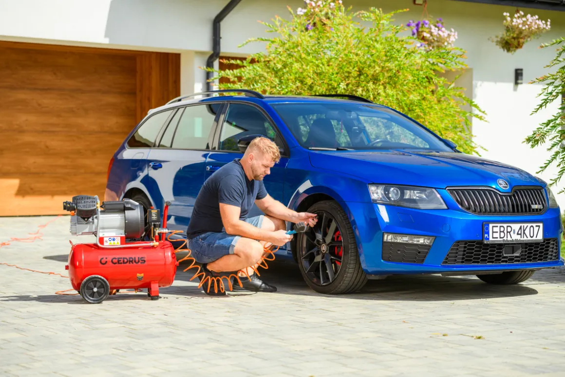 CEDRUS KM50-2T SPRĘŻARKA TŁOKOWA KOMPRESOR TŁOKOWY OLEJOWY 50L - EWIMAX - OFICJALNY DYSTRYBUTOR - AUTORYZOWANY DEALER CEDRUS