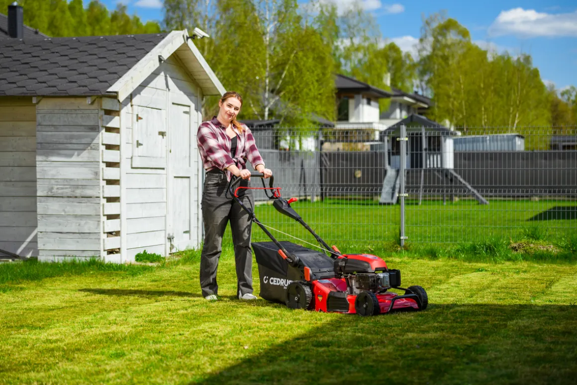 CEDRUS LP53S Premium KOSIARKA SPALINOWA DO TRAWY Z NAPĘDEM 53cm / 5,7 KM CEDLP53S - EWIMAX - OFICJALNY DYSTRYBUTOR - AUTORYZOWANY DEALER CEDRUS