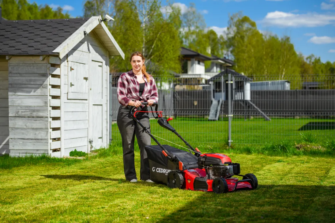 CEDRUS LP53S Premium KOSIARKA SPALINOWA DO TRAWY Z NAPĘDEM 53cm / 5,7 KM CEDLP53S - EWIMAX - OFICJALNY DYSTRYBUTOR - AUTORYZOWANY DEALER CEDRUS