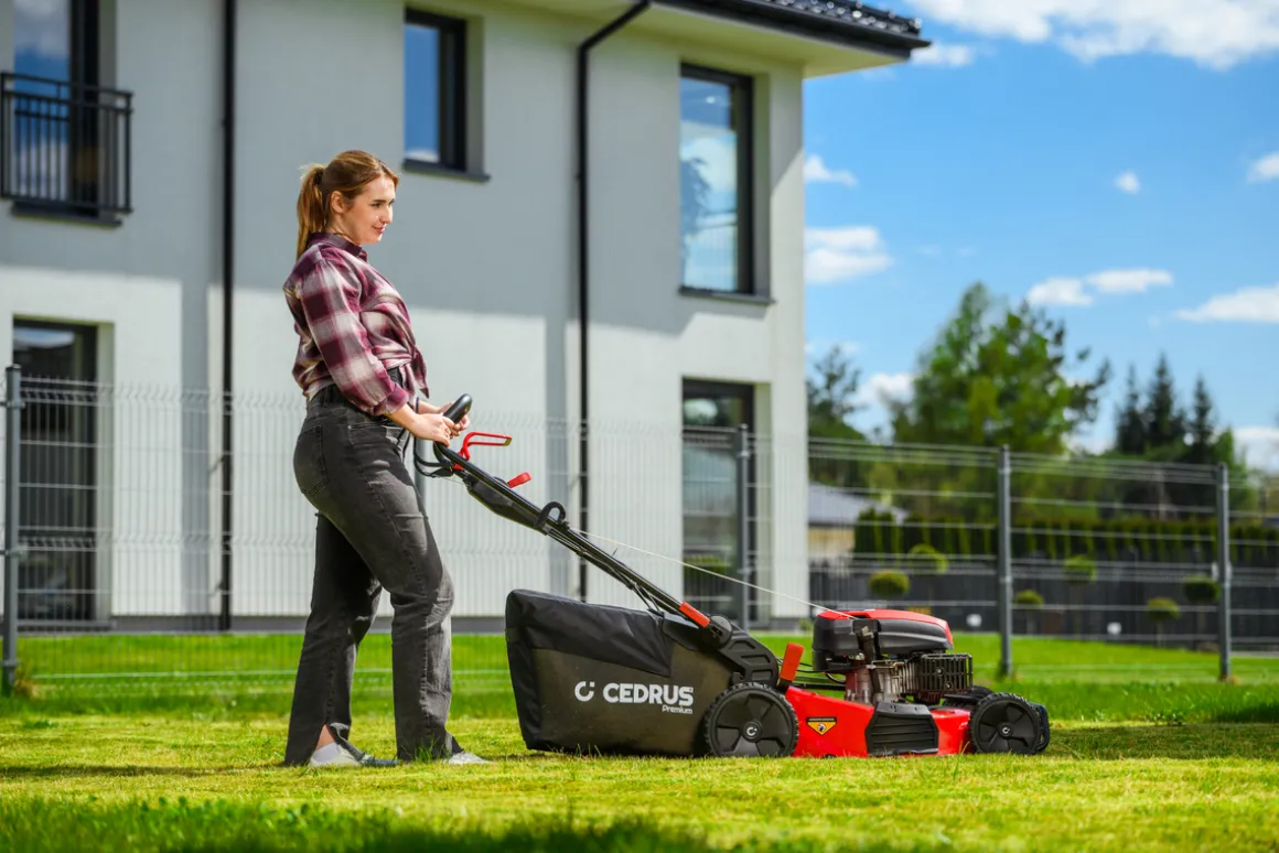 CEDRUS LP53S Premium KOSIARKA SPALINOWA DO TRAWY Z NAPĘDEM 53cm / 5,7 KM CEDLP53S - EWIMAX - OFICJALNY DYSTRYBUTOR - AUTORYZOWANY DEALER CEDRUS