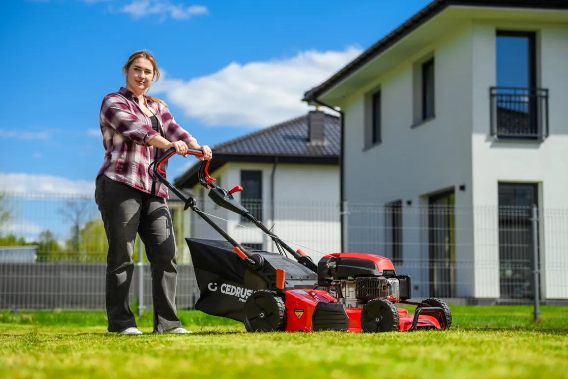 CEDRUS LP53S Premium KOSIARKA SPALINOWA DO TRAWY Z NAPĘDEM 53cm / 5,7 KM CEDLP53S - EWIMAX - OFICJALNY DYSTRYBUTOR - AUTORYZOWANY DEALER CEDRUS