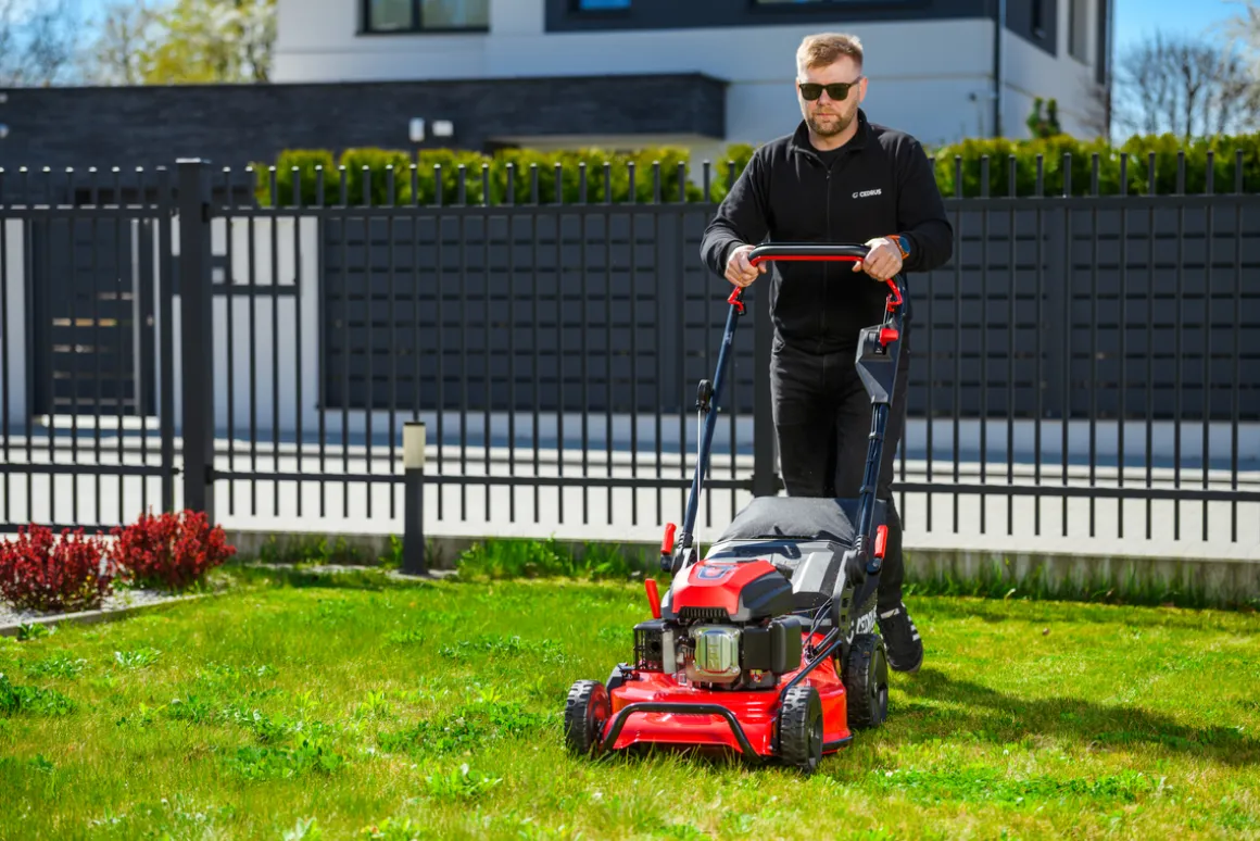 CEDRUS LP53S Premium KOSIARKA SPALINOWA DO TRAWY Z NAPĘDEM 53cm / 5,7 KM CEDLP53S - EWIMAX - OFICJALNY DYSTRYBUTOR - AUTORYZOWANY DEALER CEDRUS