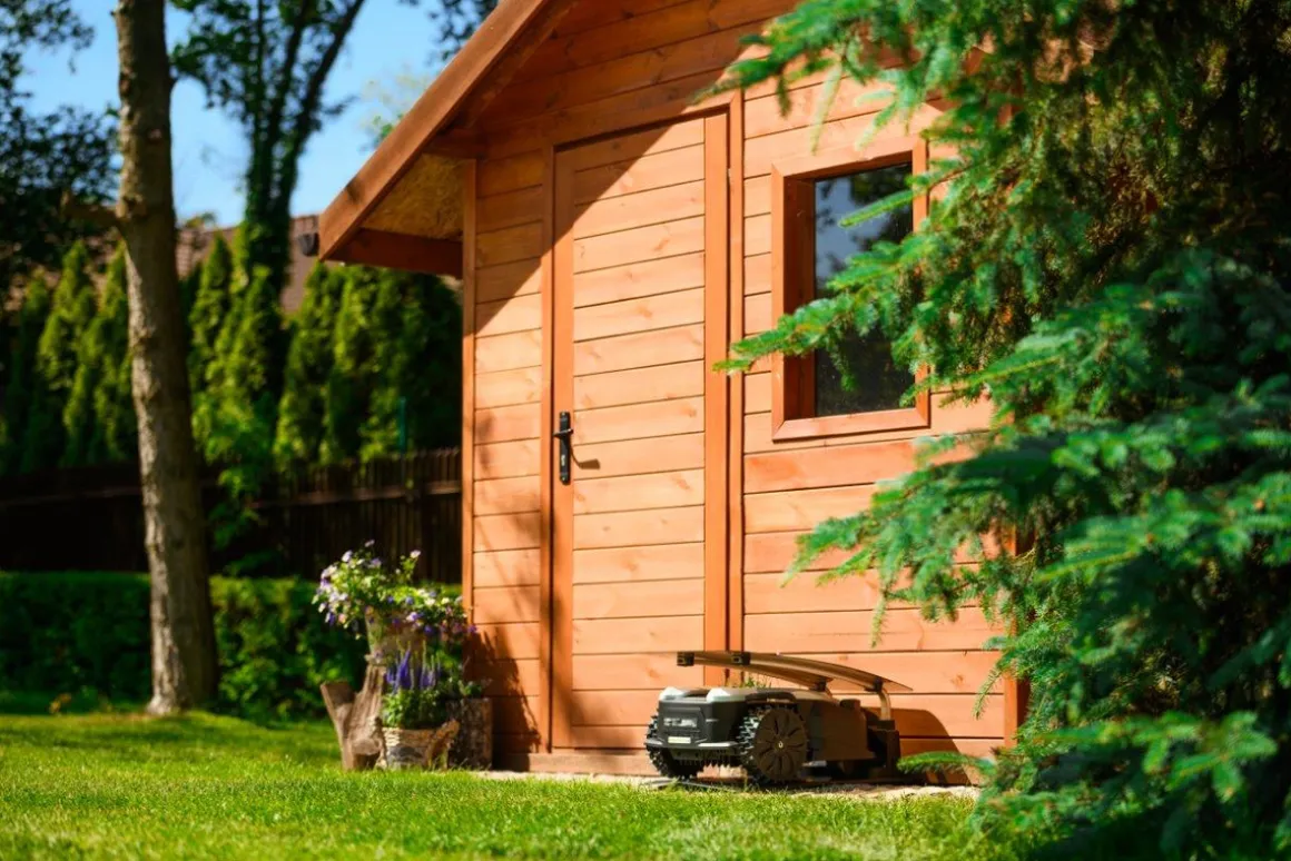 CEDRUS L20 ROBOT KOSZĄCY KOSIARKA AUTOMATYCZNA DO TRAWY 2000m2 C-MOW - OFICJALNY DYSTRYBUTOR - AUTORYZOWANY DEALER CEDRUS