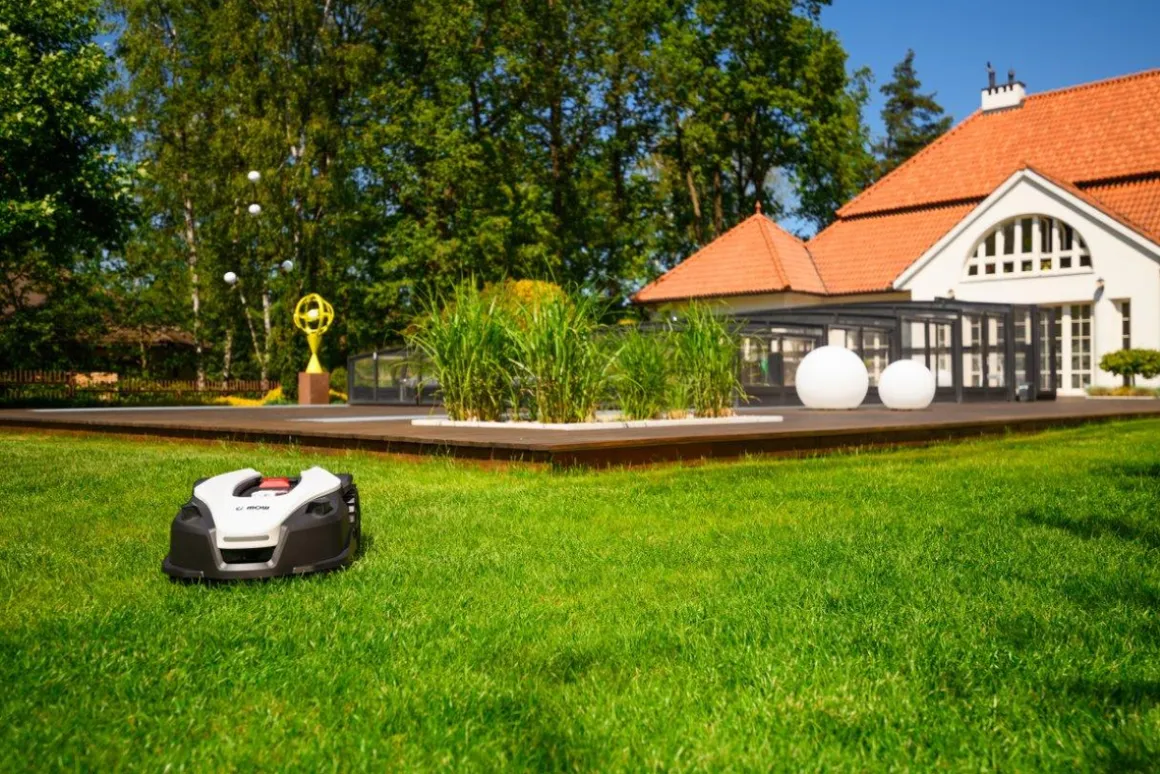 CEDRUS L20 ROBOT KOSZĄCY KOSIARKA AUTOMATYCZNA DO TRAWY 2000m2 C-MOW - OFICJALNY DYSTRYBUTOR - AUTORYZOWANY DEALER CEDRUS