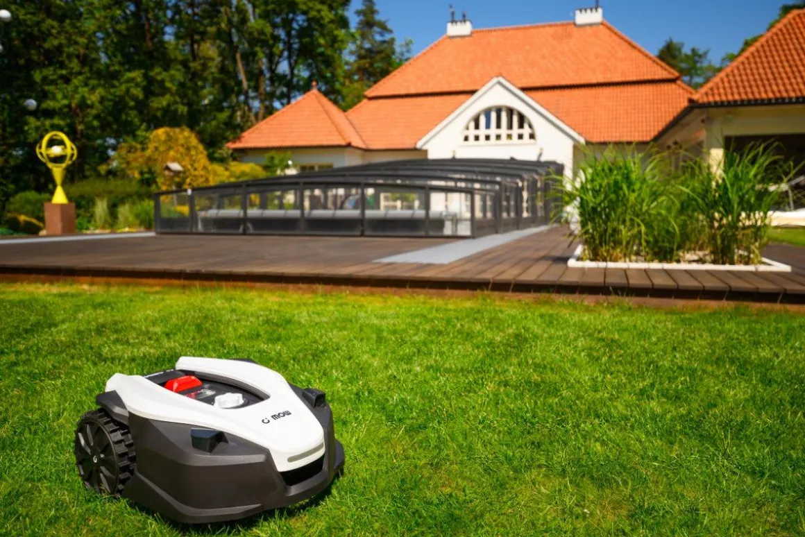 CEDRUS L16+ ROBOT KOSZĄCY KOSIARKA AUTOMATYCZNA DO TRAWY 1600m2 C-MOW - OFICJALNY DYSTRYBUTOR - AUTORYZOWANY DEALER CEDRUS
