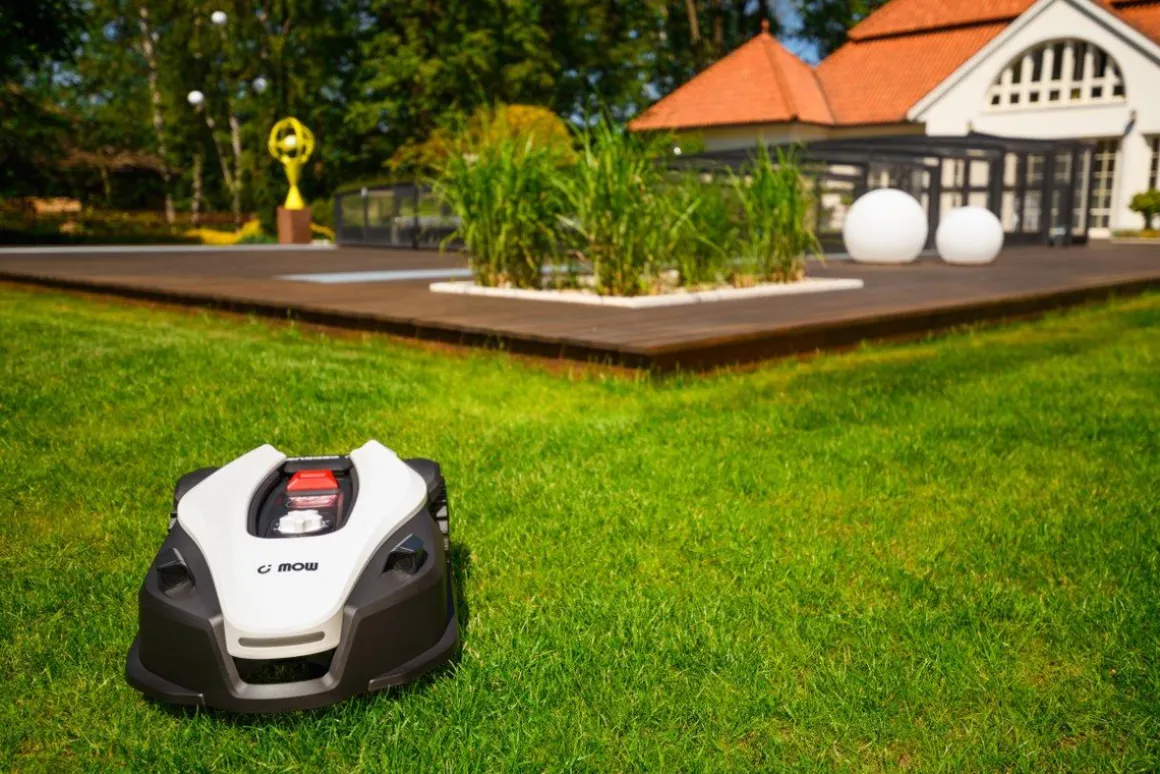 CEDRUS L16+ ROBOT KOSZĄCY KOSIARKA AUTOMATYCZNA DO TRAWY 1600m2 C-MOW - OFICJALNY DYSTRYBUTOR - AUTORYZOWANY DEALER CEDRUS
