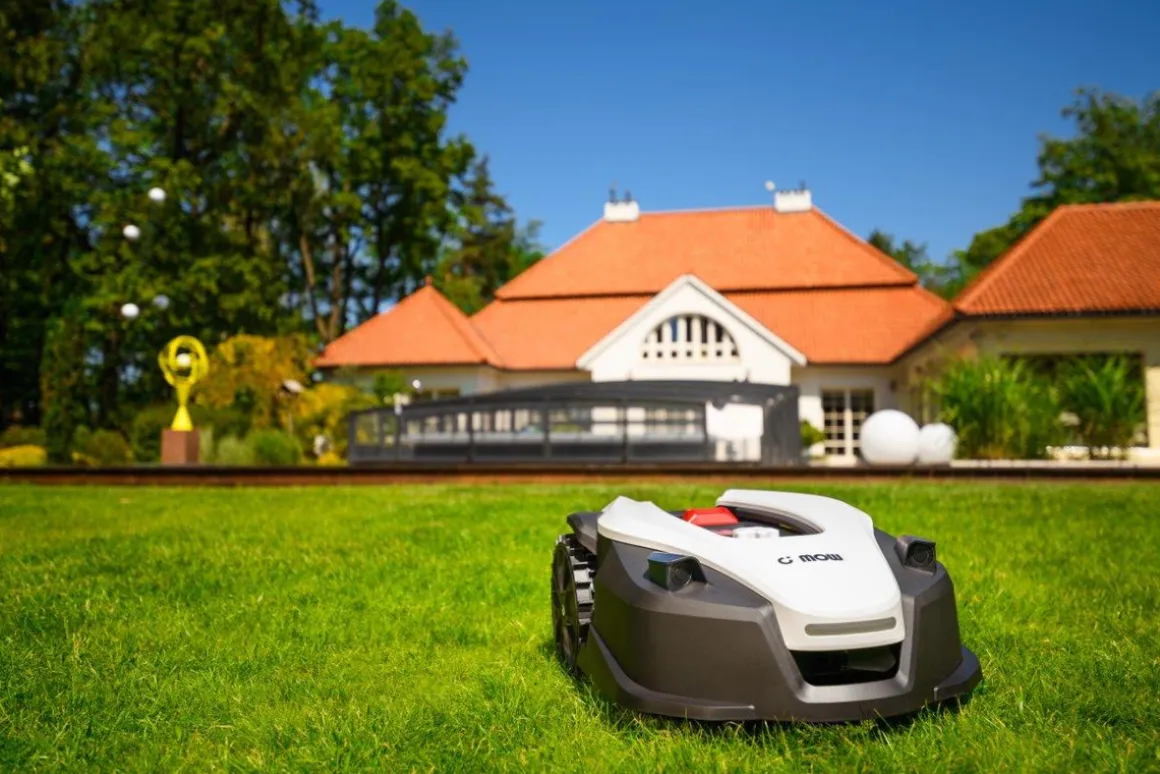 CEDRUS L16+ ROBOT KOSZĄCY KOSIARKA AUTOMATYCZNA DO TRAWY 1600m2 C-MOW - OFICJALNY DYSTRYBUTOR - AUTORYZOWANY DEALER CEDRUS