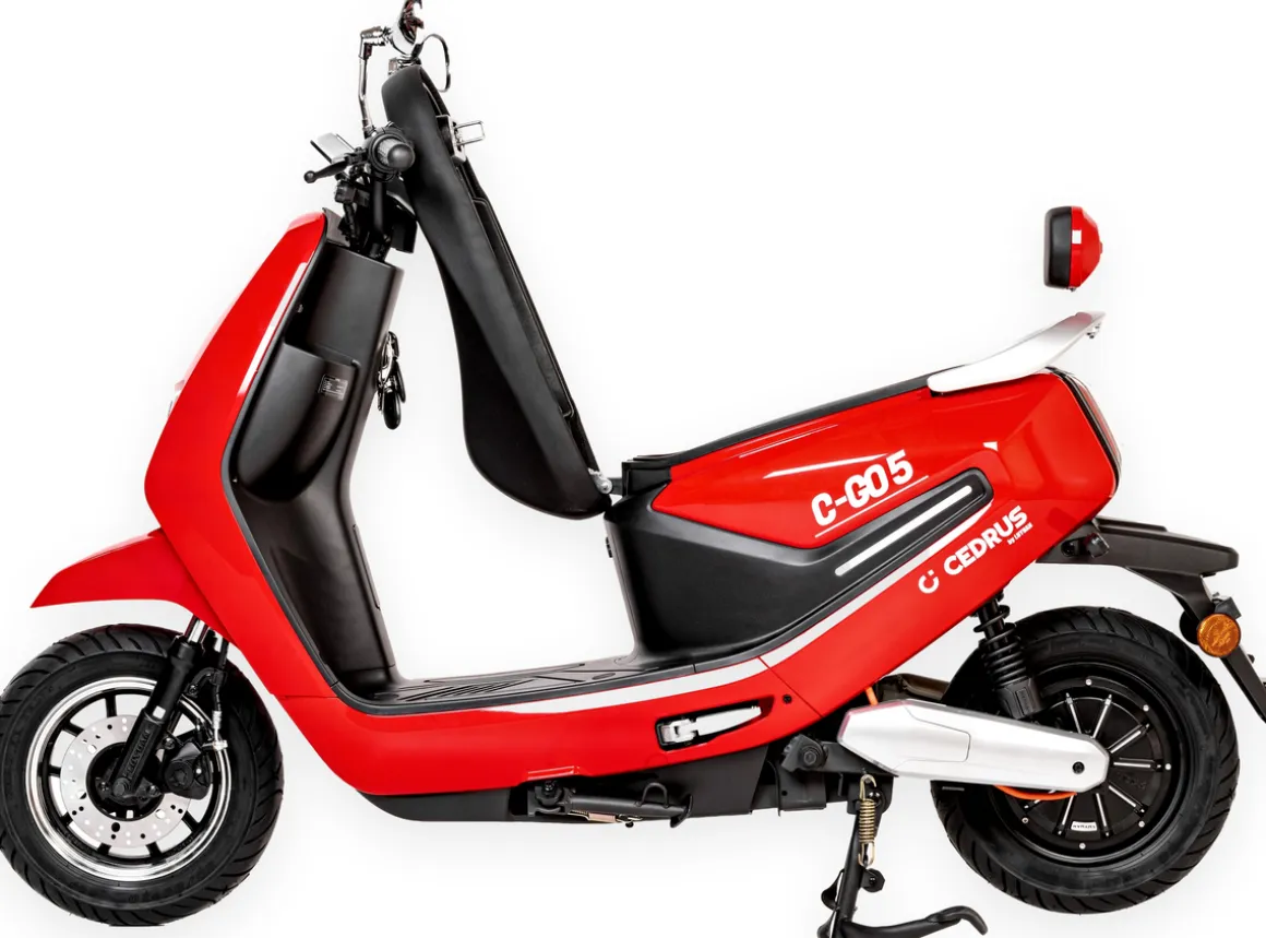 Cedrus Luyuan C-GO-5R-MB5 skuter elektryczny akumulatorowy motorower czerwony