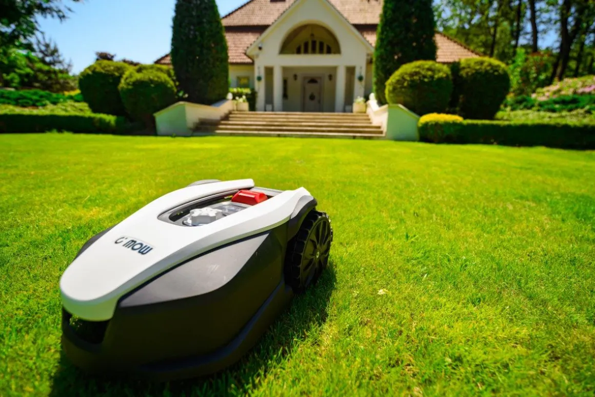CEDRUS M5 ROBOT KOSZĄCY KOSIARKA AUTOMATYCZNA DO TRAWY C-MOW 500m2 - OFICJALNY DYSTRYBUTOR - AUTORYZOWANY DEALER CEDRUS