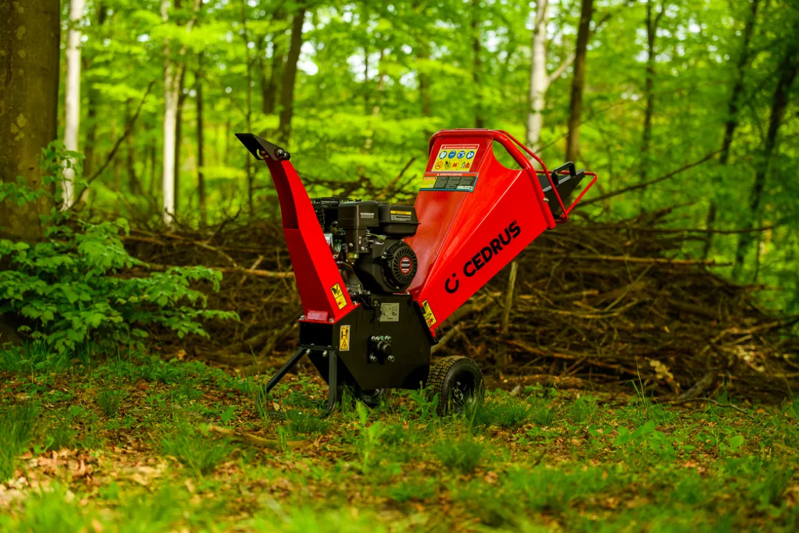 Cedrus RB02 rozdrabniacz spalinowy rębak do gałęzi 10 cm Loncin 6,5 KM