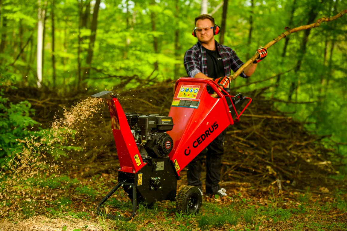 Cedrus RB02 rozdrabniacz spalinowy rębak do gałęzi 10 cm Loncin 6,5 KM