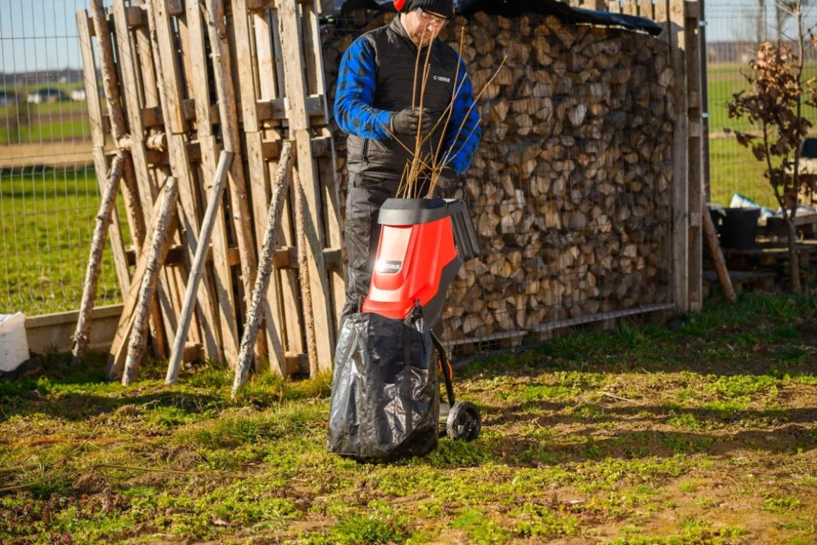 CEDRUS RE04 ROZDRABNIACZ ELEKTRYCZNY NOŻOWY RĘBAK DO GAŁĘZI OGRODOWY 2800W / 45mm - OFICJALNY DYSTRYBUTOR - AUTORYZOWANY DEALER CEDRUS