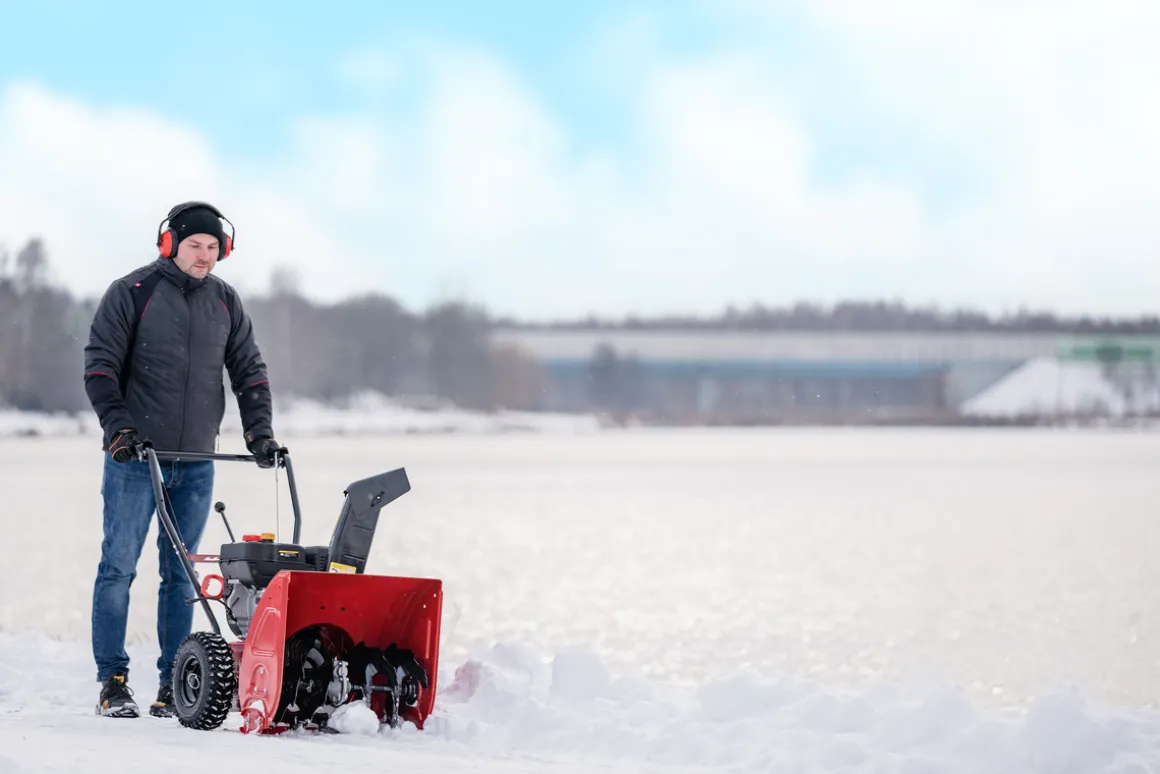 CEDRUS SB56 ODŚNIEŻARKA SPALINOWA PŁUG DO ŚNIEGU ŚNIEŻNY ODŚNIEŻARKI WIRNIKOWA DWUSTOPNIOWA Z NAPĘDEM 6,5KM - OFICJALNY DYSTRYBUTOR - AUTORYZOWANY DEALER