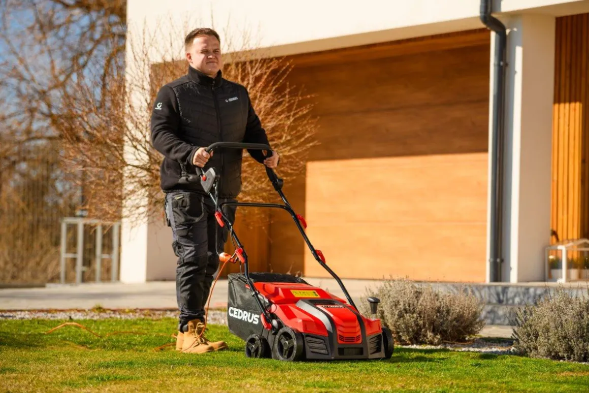 CEDRUS WE38 WERTYKULATOR DO TRAWY AREATOR 2w1 AERATOR + 2 WAŁKI 1800W / 38cm CEDWE38 - EWIMAX - OFICJALNY DYSTRYBUTOR - AUTORYZOWANY DEALER CEDRUS
