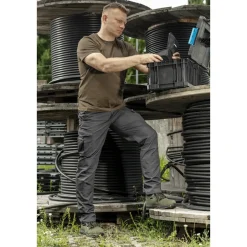 **DEDRA BH31SP-L Spodnie robocze bojówki ripstop L/52 cargo slimfit 220 g/m²** ([dedra.pl](https://dedra.pl/product-pol-41971-Spodnie-bojowki-ripstop-L-52-gramatura-220g-m2-DEDRA-BH31SP-L.html?utm_source=openai))
