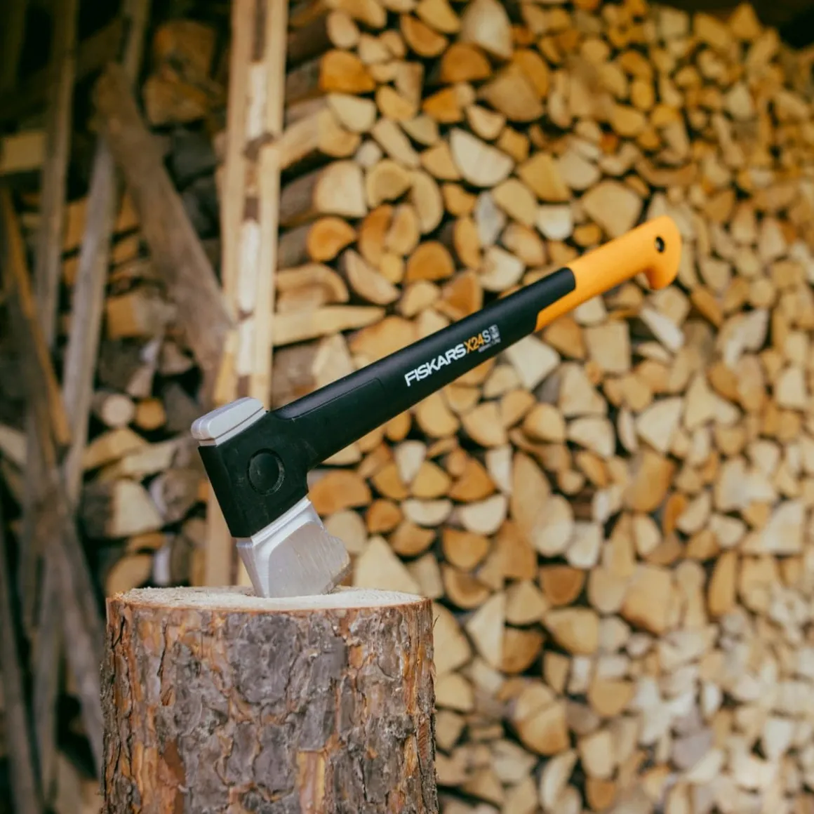 FISKARS X24 SIEKIERA ROZŁUPUJĄCA DO DREWNA Fiskars X24-M 1069106A - OFICJALNY DYSTRYBUTOR - AUTORYZOWANY DEALER FISKARS