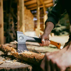FISKARS X18 SIEKIERA UNIWERSALNA ROZŁUPUJĄCA DO DREWNA Fiskars X18 S 1069103 - OFICJALNY DYSTRYBUTOR - AUTORYZOWANY DEALER FISKARS