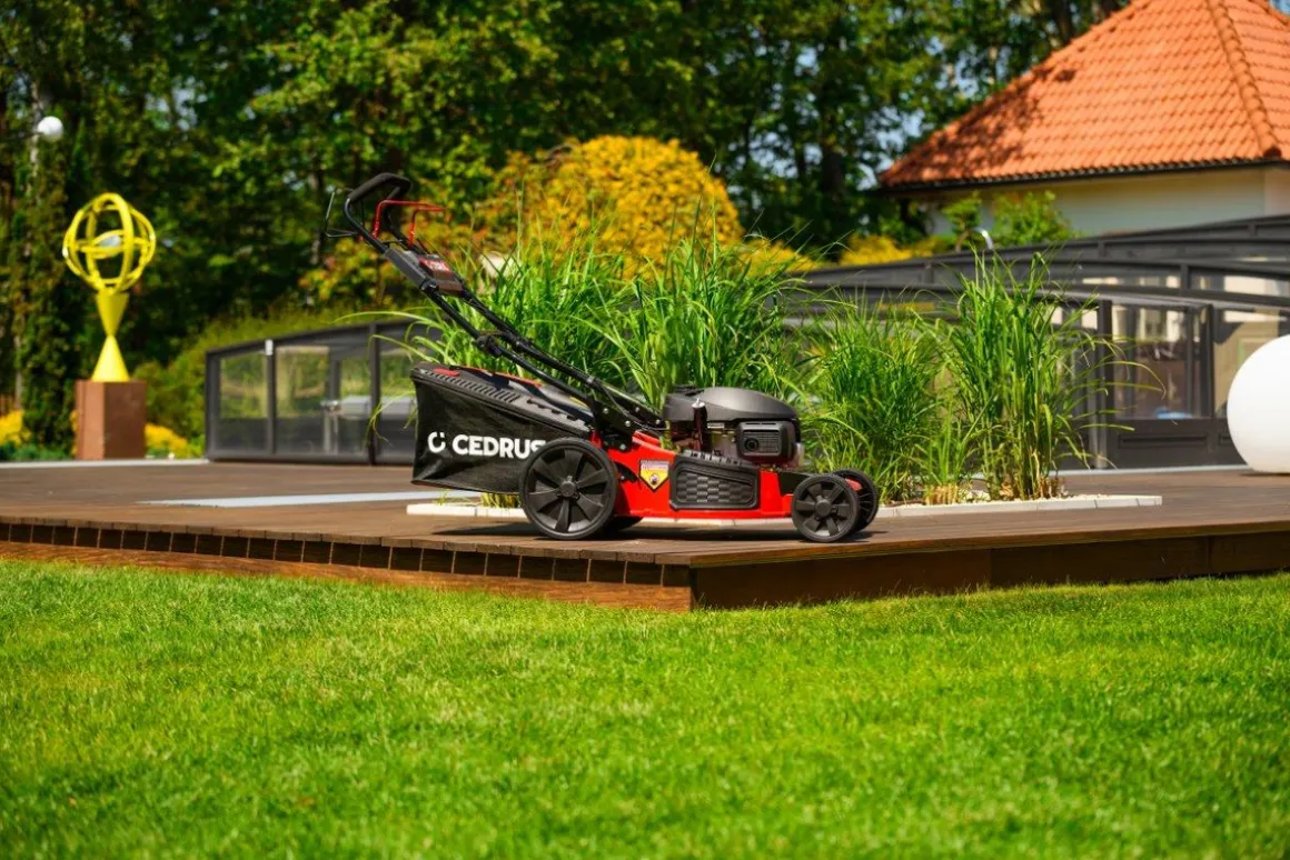HONDA KOSIARKA SPALINOWA DO TRAWY CEDRUS KS53S-H AL ALUMIONIOWA Z NAPĘDEM HONDA GCV200 5w1 53cm / 4.1 KM - EWIMAX - OFICJALNY DYSTRYBUTOR - AUTORYZOWANY DEALER CEDRUS