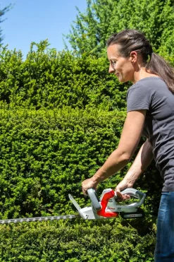 IKRA IAHS 20-1 SEKATOR NOŻYCE DO ŻYWOPŁOTU KRZAKÓW KRZEWÓW AKUMULATOROWE 20V PREMIUM OB-IKRIAHS20-1 EWIMAX - OFICJALNY DYSTRYBUTOR - AUTORYZOWANY DEALER IKRA
