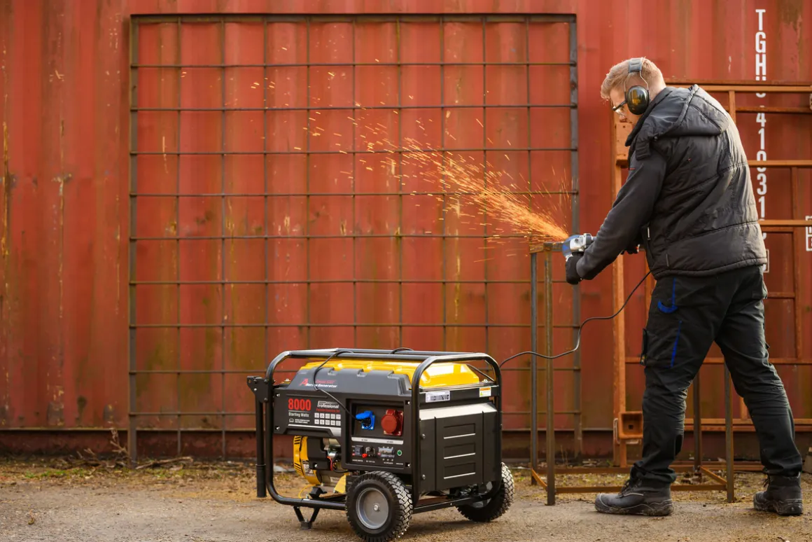 LONCIN LC8000D-AS MOCNY AGREGAT GENERATOR PRĄDOTWÓRCZY 230V / 400V AVR 6,5kW - EWIMAX OFICJALNY DYSTRYBUTOR - AUTORYZOWANY DEALER LONCIN