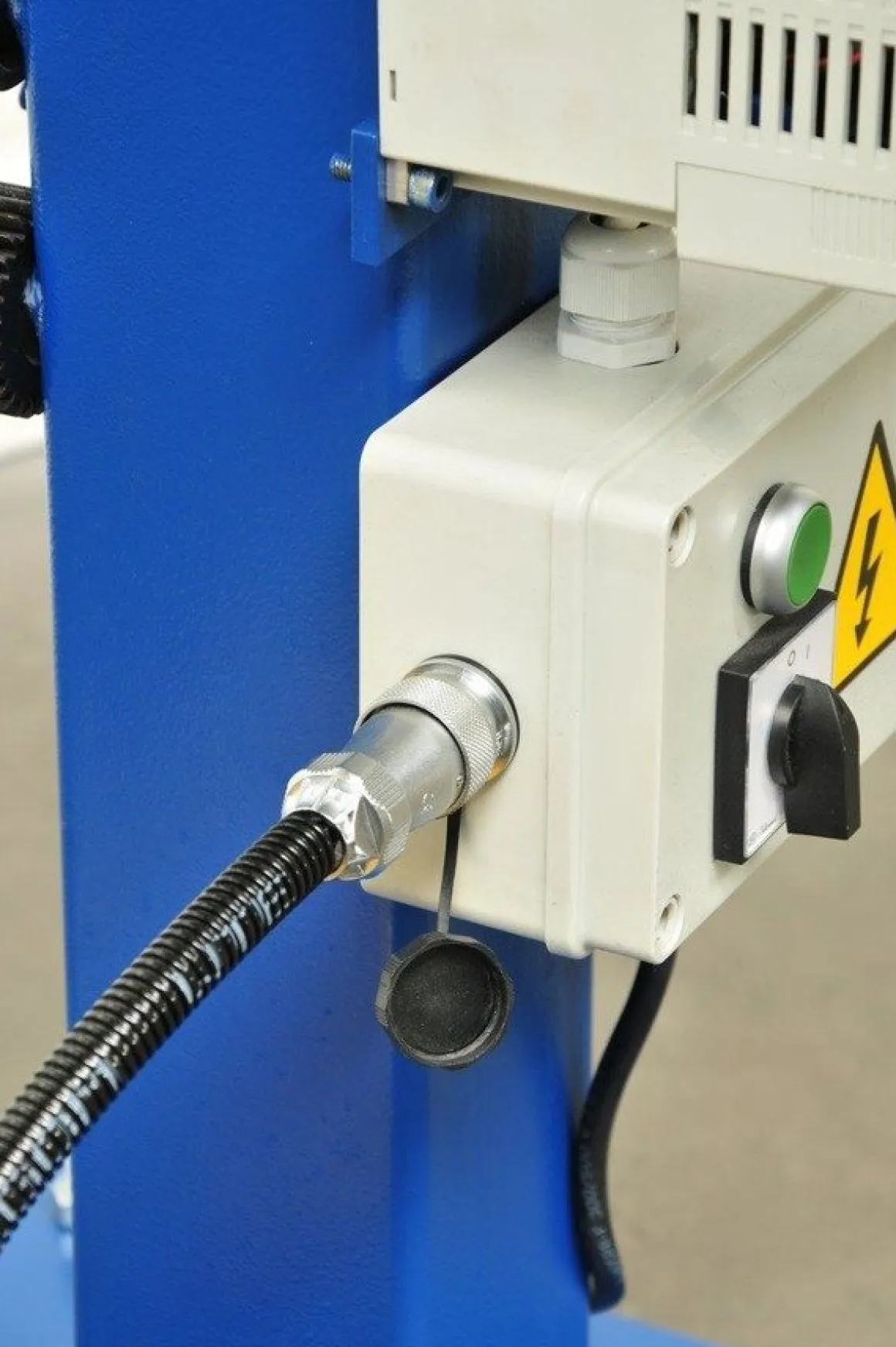 MAAD ZB-1.5 E ŻŁOBIARKA ROWKARKA FALCARKA ELEKTRYCZNA ZAGINARKA DO BLACHY MAAD ZB-1.5 Wersja Elektryczna