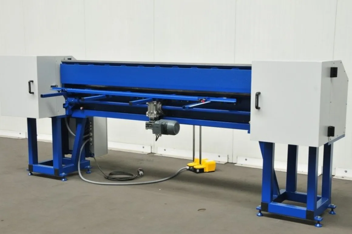 MAAD ZGM-2000/2.0 ZAGINARKA GIĘTARKA KRAWĘDZIARKA DO BLACHY MECHANICZNA ELEKTRYCZNA MAAD ZGM-2000/2.0
