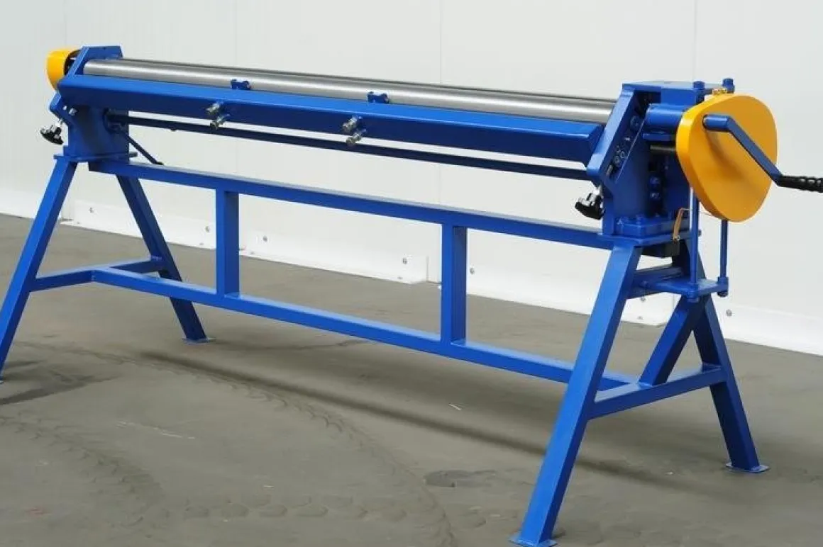MAAD ZW-2000/0.6 WALCARKA ZWIJARKA WALCE DO BLACHY MAAD ZW-2000/0.6mm