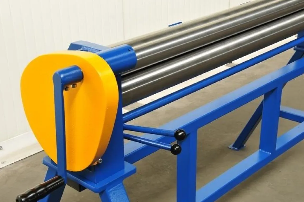 MAAD ZW-1300/0.8 WALCARKA ZWIJARKA WALCE DO BLACHY MAAD ZW-1300 /0.8mm