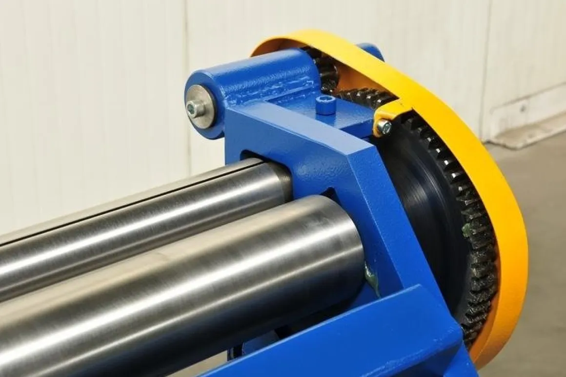 MAAD ZW-1300/0.8 WALCARKA ZWIJARKA WALCE DO BLACHY MAAD ZW-1300 /0.8mm