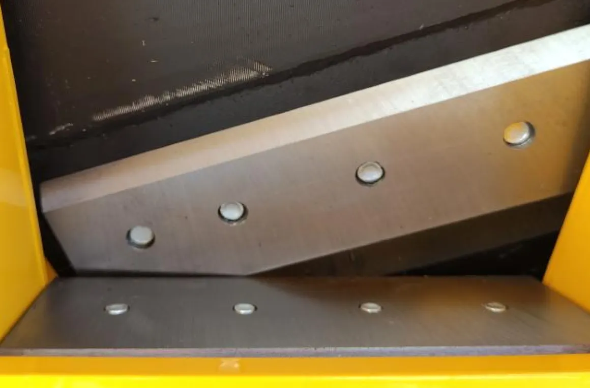 MASTERCUT AU-DGS1500 ROZDRABNIACZ SPALINOWY REBAK DO GAŁĘZI 12cm / 15km