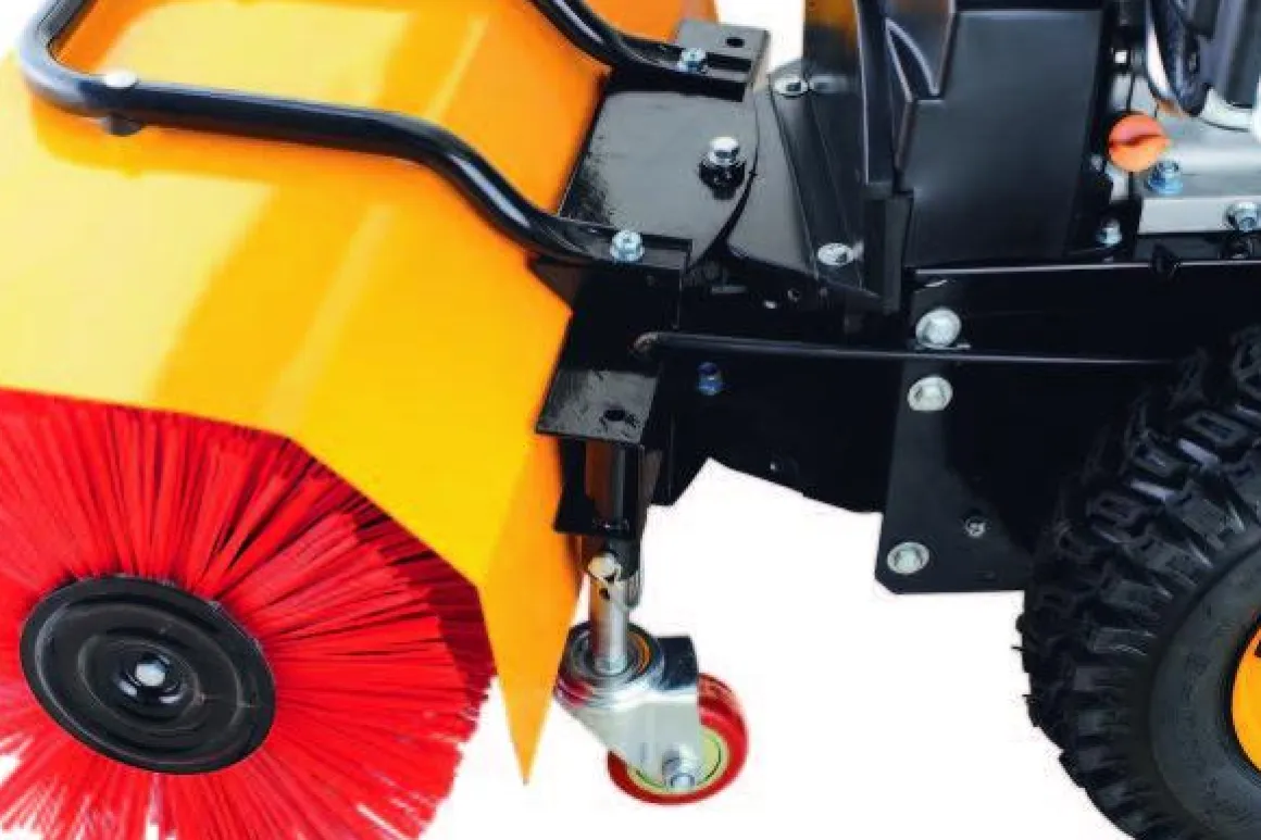 MASTERCUT KCB25M ZAMIATARKA SPALINOWA ODŚNIEŻARKA ODŚNIEŻARKI SPALINOWA z NAPĘDEM 6.5KM 80cm - OFICJALNY DYSTRYBUTOR - AUTORYZOWANY DEALER MASTERCUT