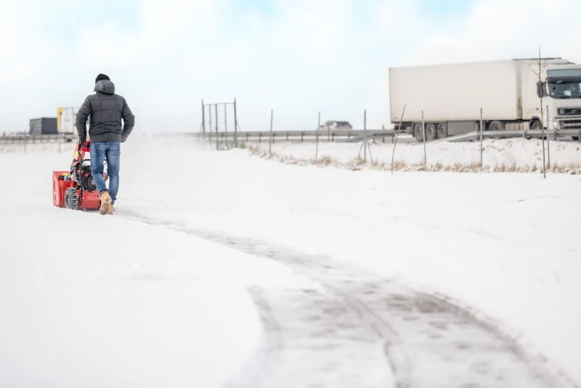 Od Ręki !!! CEDRUS SB61-E+ ODŚNIEŻARKA SPALINOWA PŁUG DO ŚNIEGU ŚNIEŻNY ODŚNIEŻARKI WIRNIKOWA DWUSTOPNIOWA Z NAPĘDEM 7KM ESTART z ROZRUSZNIKIEM - OFICJALNY DYSTRYBUTOR - AUTORYZOWANY DEALER