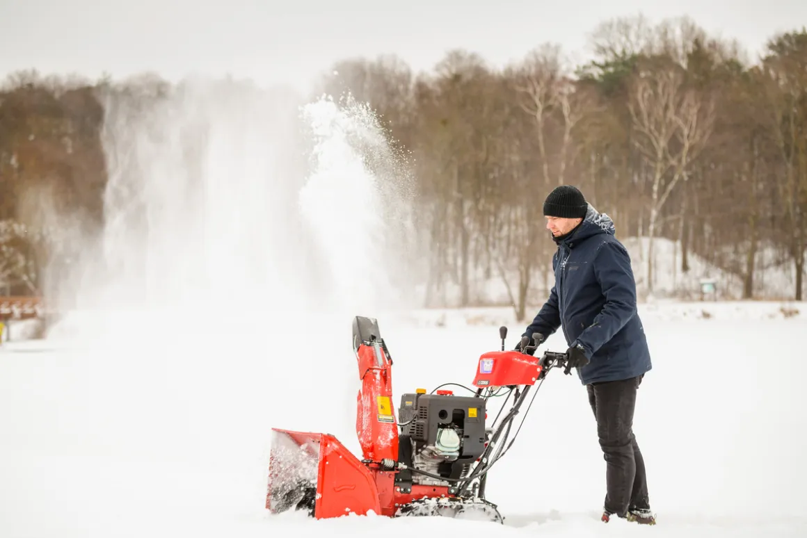 Od Ręki !!! CEDRUS SB71G-E ODŚNIEŻARKA SPALINOWA PŁUG DO ŚNIEGU ŚNIEŻNY ODŚNIEŻARKI NA GĄSIENICACH WIRNIKOWA DWUSTOPNIOWA Z NAPĘDEM 10KM ESTART z ROZRUSZNIKIEM - OFICJALNY DYSTRYBUTOR - AUTORYZOWANY DEALER