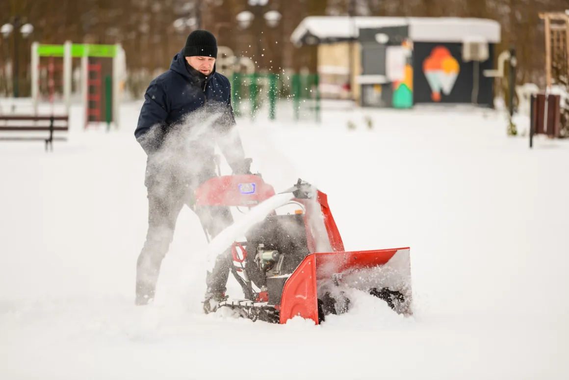 Od Ręki !!! CEDRUS SB71G-E ODŚNIEŻARKA SPALINOWA PŁUG DO ŚNIEGU ŚNIEŻNY ODŚNIEŻARKI NA GĄSIENICACH WIRNIKOWA DWUSTOPNIOWA Z NAPĘDEM 10KM ESTART z ROZRUSZNIKIEM - OFICJALNY DYSTRYBUTOR - AUTORYZOWANY DEALER