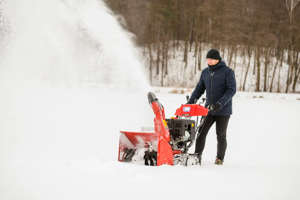 Od Ręki !!! CEDRUS SB71G-E ODŚNIEŻARKA SPALINOWA PŁUG DO ŚNIEGU ŚNIEŻNY ODŚNIEŻARKI NA GĄSIENICACH WIRNIKOWA DWUSTOPNIOWA Z NAPĘDEM 10KM ESTART z ROZRUSZNIKIEM - OFICJALNY DYSTRYBUTOR - AUTORYZOWANY DEALER