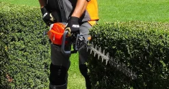 OLEO MAC BC 241 H SEKATOR NOŻYCE NA WYSIĘGNIKU DO ŻYWOPŁOTU KRZAKÓW KRZEWÓW SPALINOWE MOC 1.2KM KLASA PREMIUM 61379059E2 EWIMAX -OFICJALNY DYSTRYBUTOR - AUTORYZOWANY DEALER OLEO-MAC