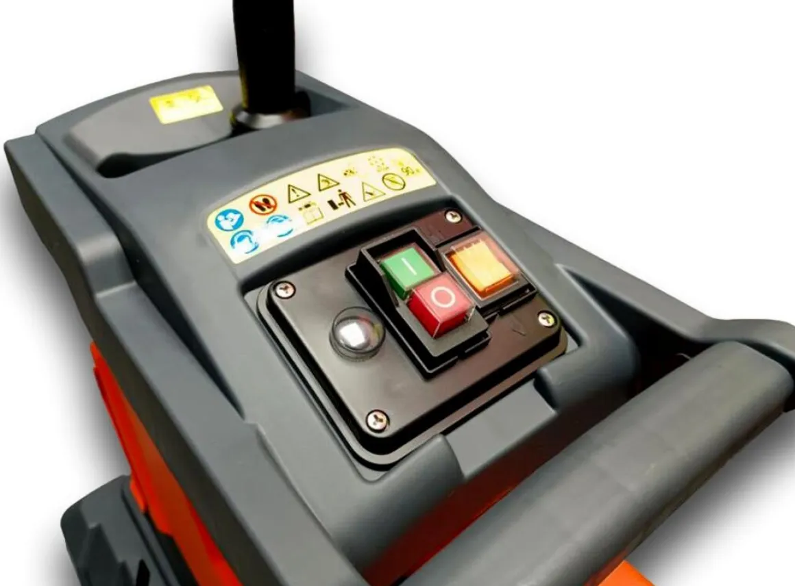 OLEO-MAC OM-LINE ELS 2800 ROZDRABNIACZ ELEKTRYCZNY FREZOWY ZĘBATKOWY NA FREZ ROZDRABNIARKA RĘBAK DO GAŁĘZI 2800W / 45mm OO-OTHELS2800 - OFICJALNY DYSTRYBUTOR - AUTORYZOWANY DEALER OLEO-MAC