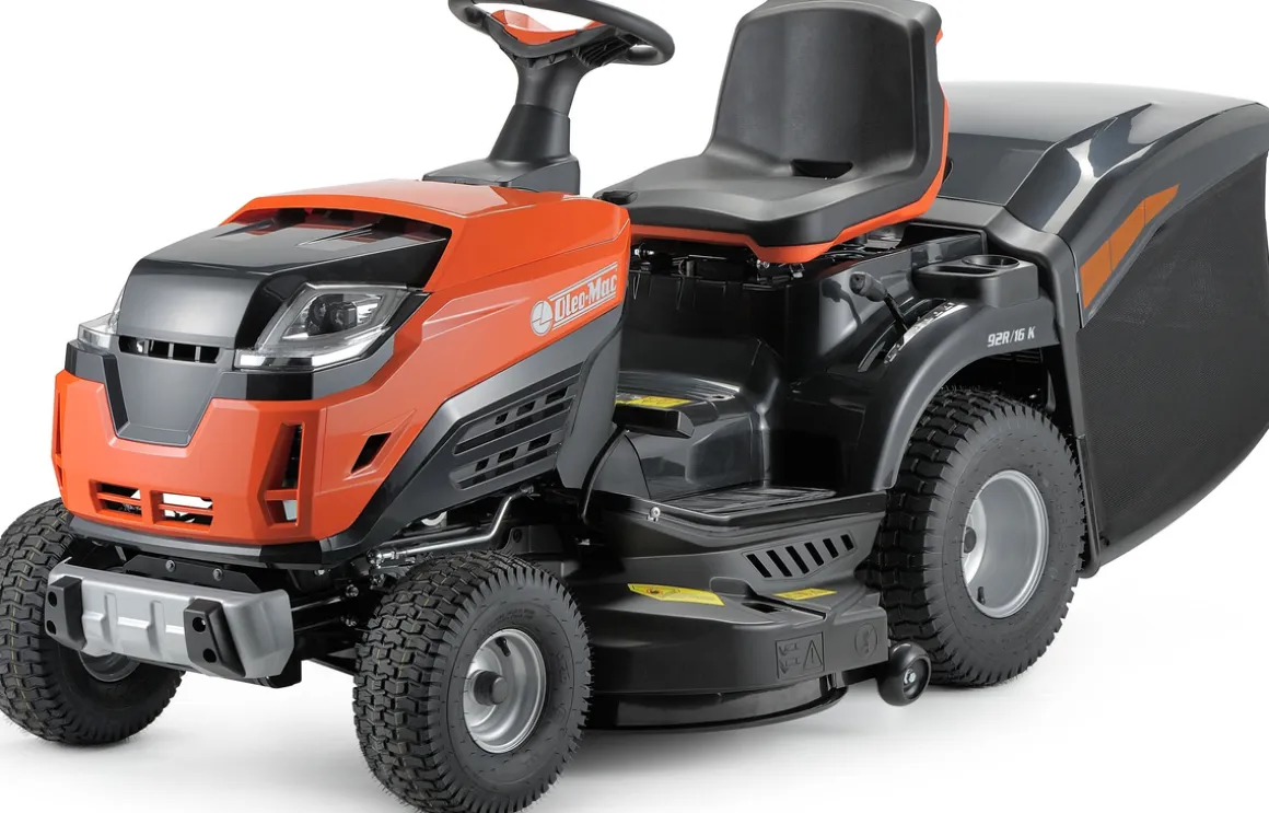OLEO MAC OM 92 R/16 K TRAKTOREK OGRODOWY DO TRAWY Z TYLNYM WYRZUTEM KOSIARKA SAMOJEZDNA SPALINOWA DO TRAWY HYDROSTAT 92cm 68059206 - OFICJALNY DYSTRYBUTOR - AUTORYZOWANY DEALER OLEO-MAC