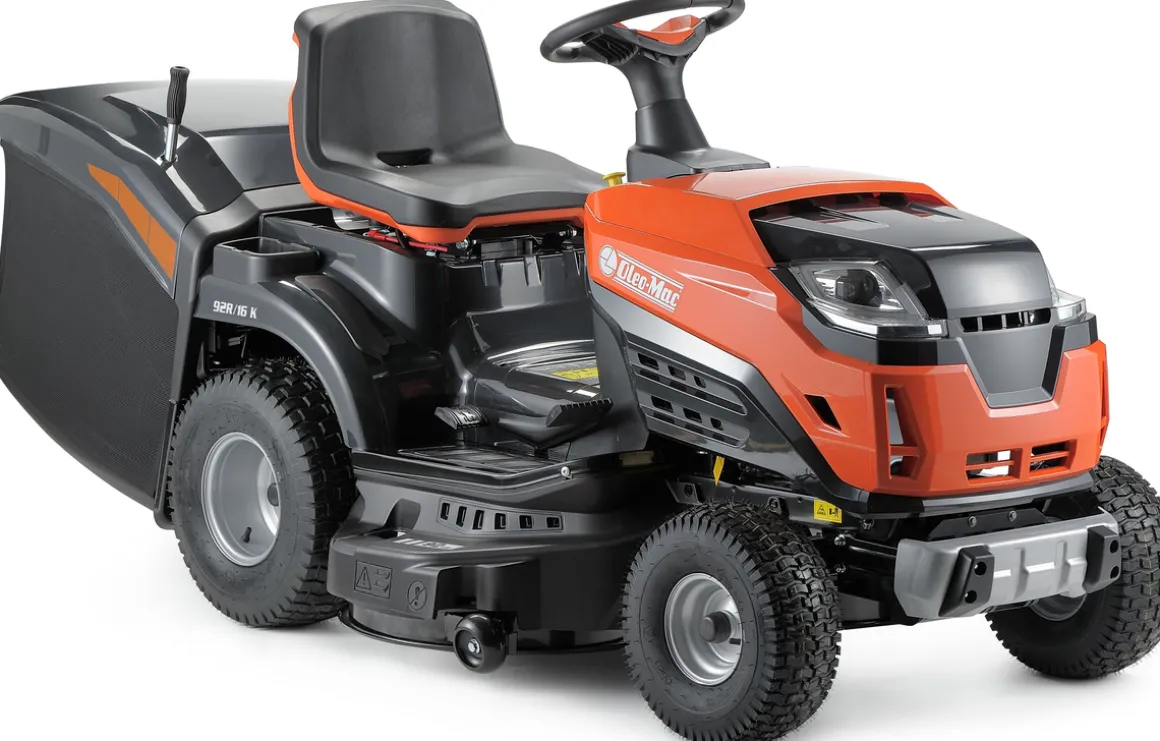 OLEO MAC OM 92 R/19 KV TRAKTOREK OGRODOWY DO TRAWY Z TYLNYM WYRZUTEM KOSIARKA SAMOJEZDNA SPALINOWA DO TRAWY HYDROSTAT 92cm 68059209 - OFICJALNY DYSTRYBUTOR - AUTORYZOWANY DEALER OLEO-MAC