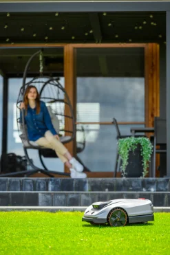 Robot koszący Sunseeker X5 Elite RTK 2000m2 bezprzewodowy