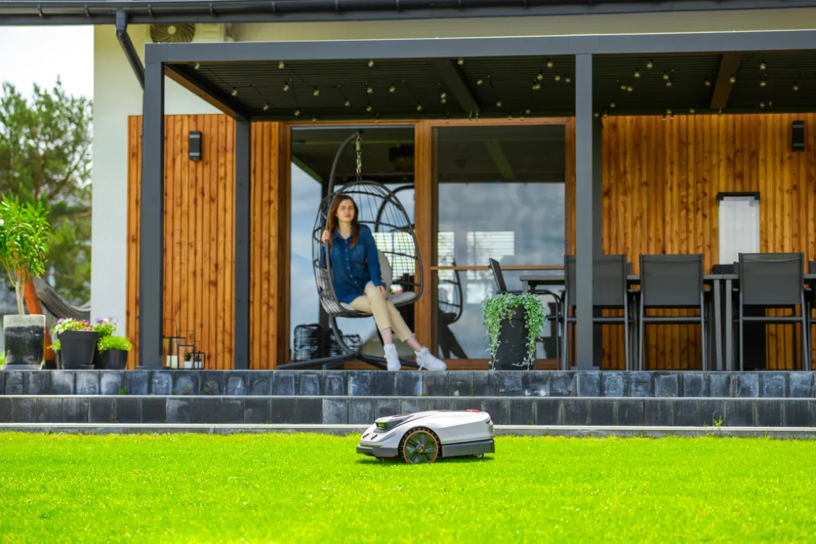 Robot koszący Sunseeker X5 Elite RTK 2000m2 bezprzewodowy