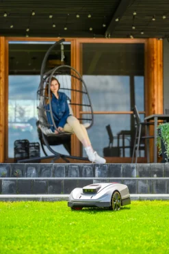 Robot koszący Sunseeker X5 Elite RTK 2000m2 bezprzewodowy