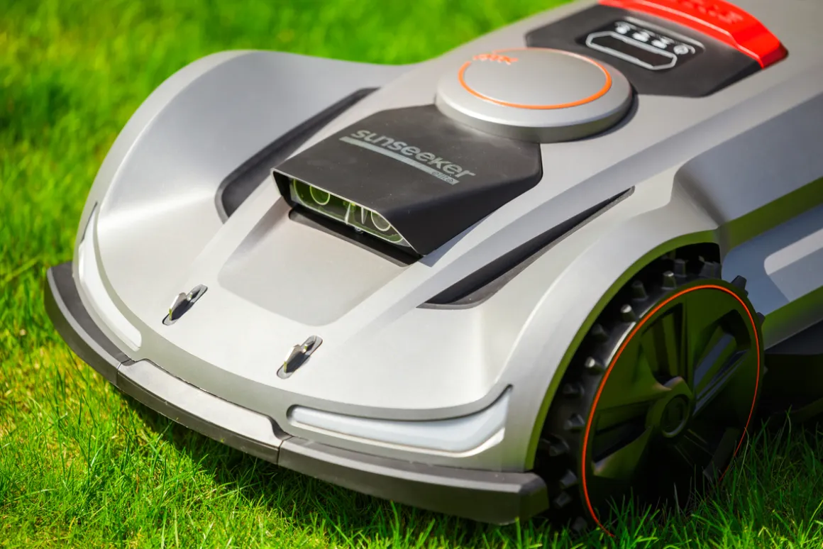 Robot koszący Sunseeker X5 Elite RTK 2000m2 bezprzewodowy