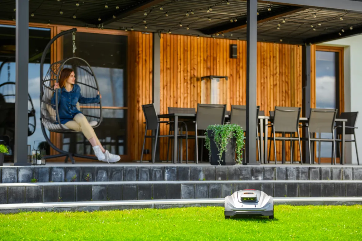 Robot koszący Sunseeker X5 Elite RTK 2000m2 bezprzewodowy