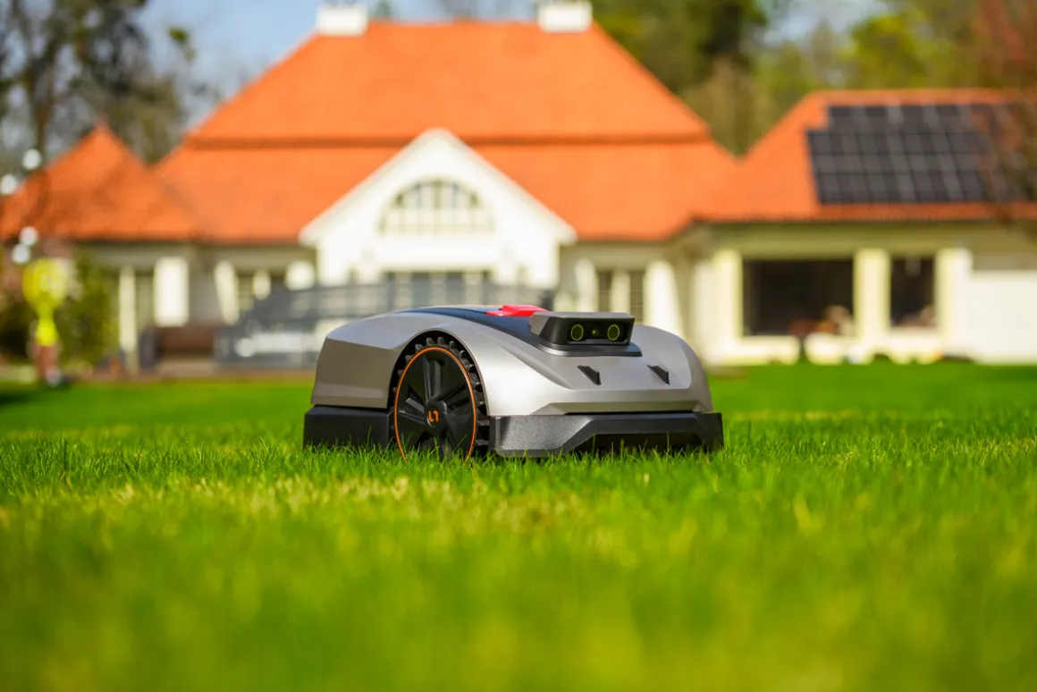 Robot koszący Sunseeker X5 Elite RTK 2000m2 bezprzewodowy