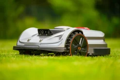 Robot koszący Sunseeker X7 Plus Elite RTK 6000m2 bezprzewodowy