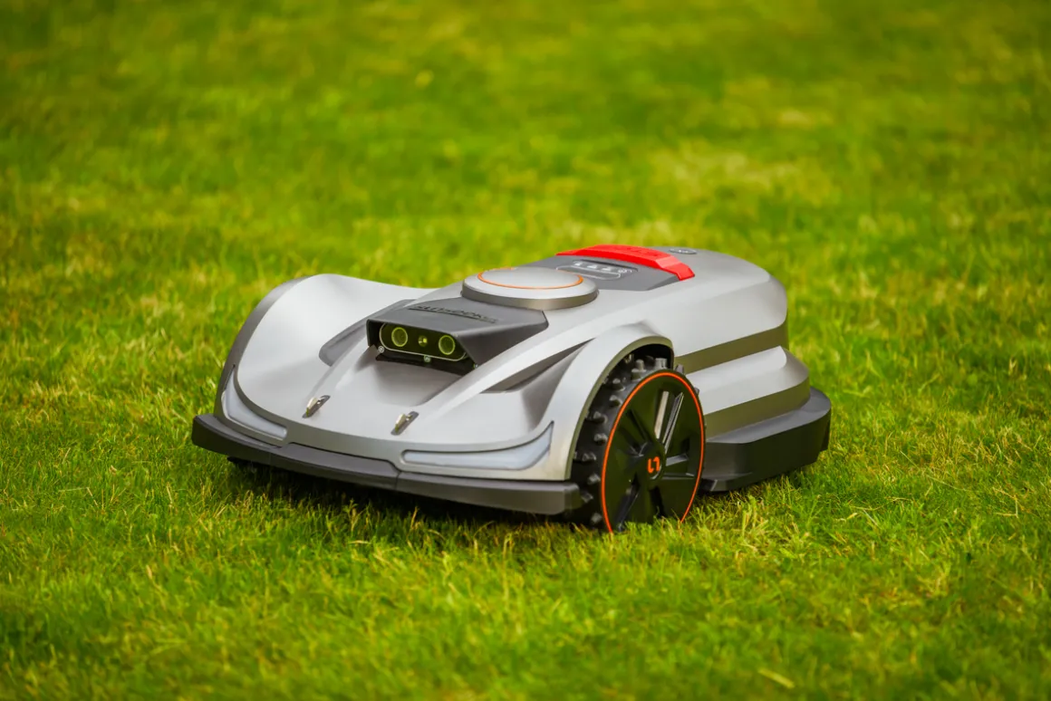 Robot koszący Sunseeker X7 Plus Elite RTK 6000m2 bezprzewodowy