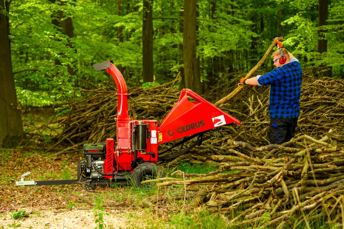 Rozdrabniacz do gałęzi Cedrus RB05 PRO HE 15KM hydrauliczny