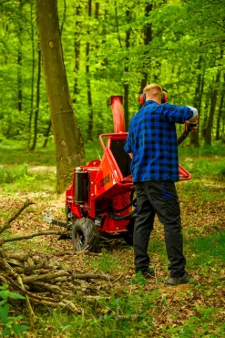 Rozdrabniacz do gałęzi Cedrus RB05 PRO HE 15KM hydrauliczny